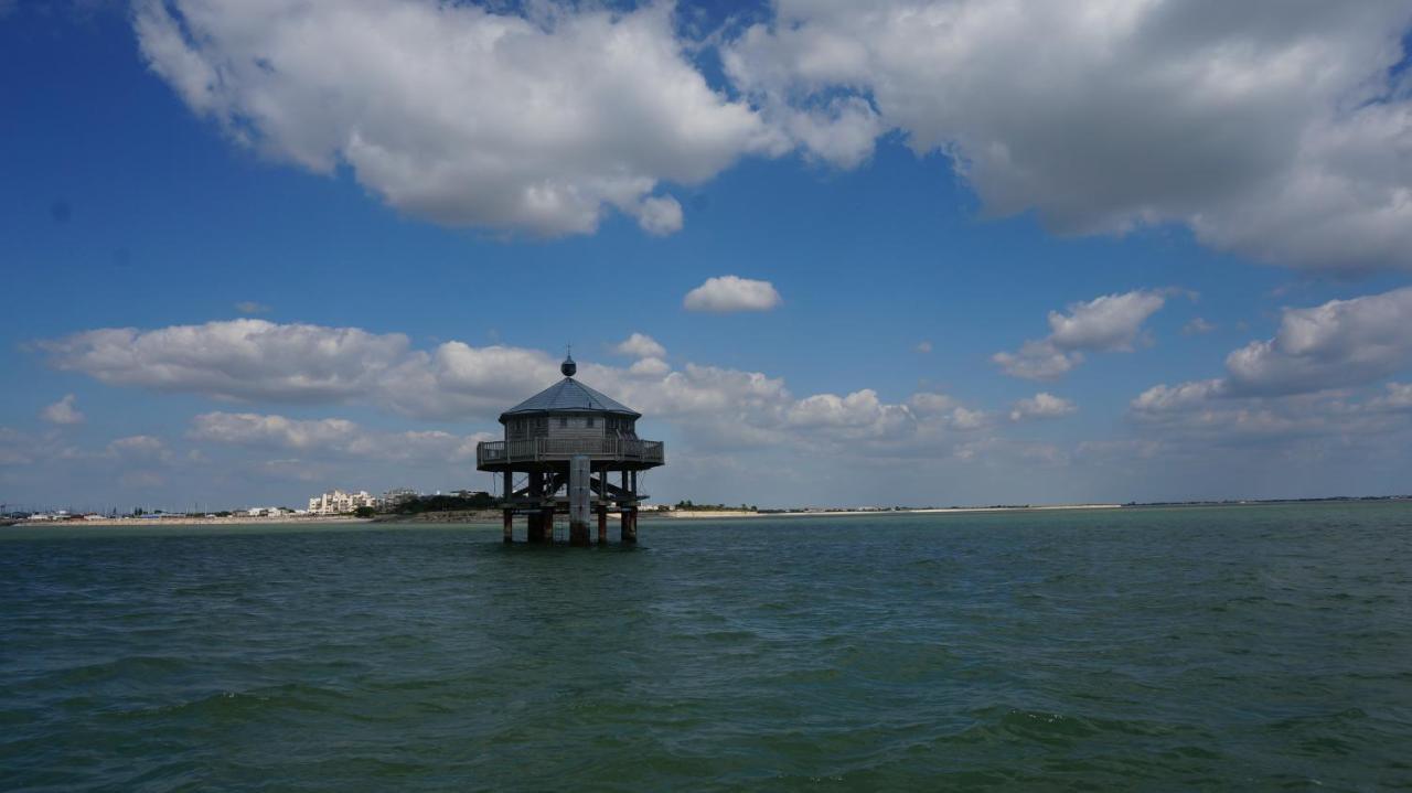 Hotel La Rochelle Sur L'Eau Exterior foto